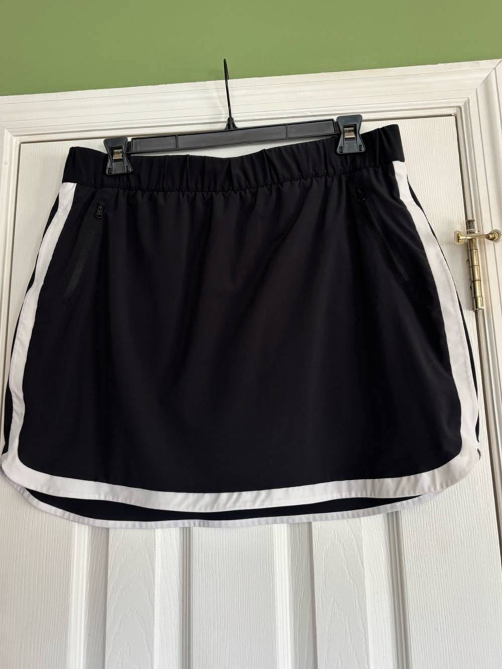 Talbots “T” Skort EUC